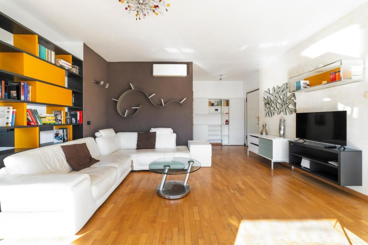 Milano Rogoredo Apartment With Garage Exterior photo