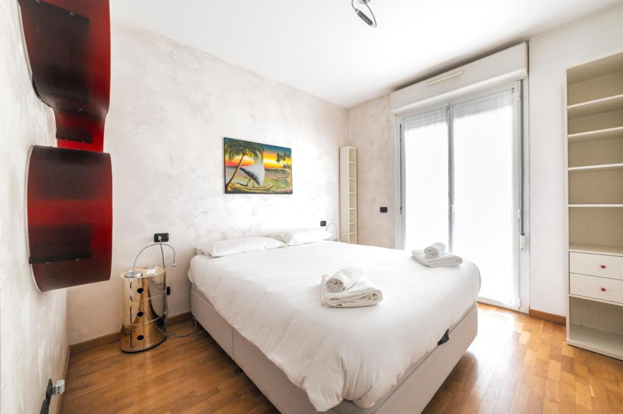 Milano Rogoredo Apartment With Garage Exterior photo